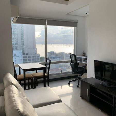 1 Bedroom With Balcony, Fully Furnished Overlooking Manila Bay At Birch Tower, Malate, Manila Luaran gambar